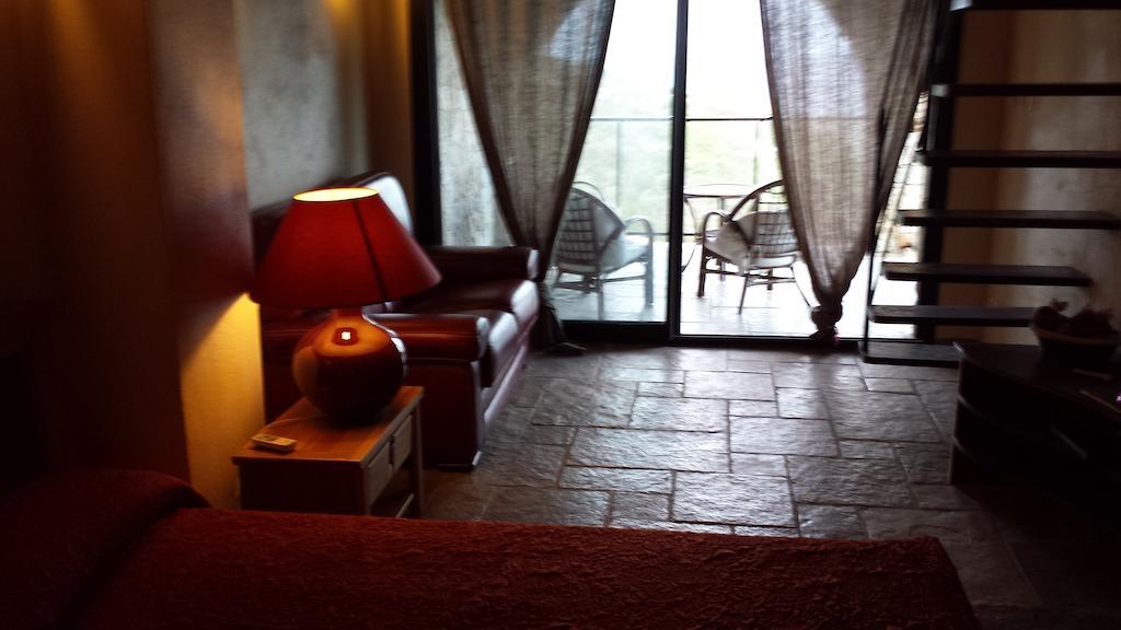 Castelia Hotel Lumio  Phòng bức ảnh